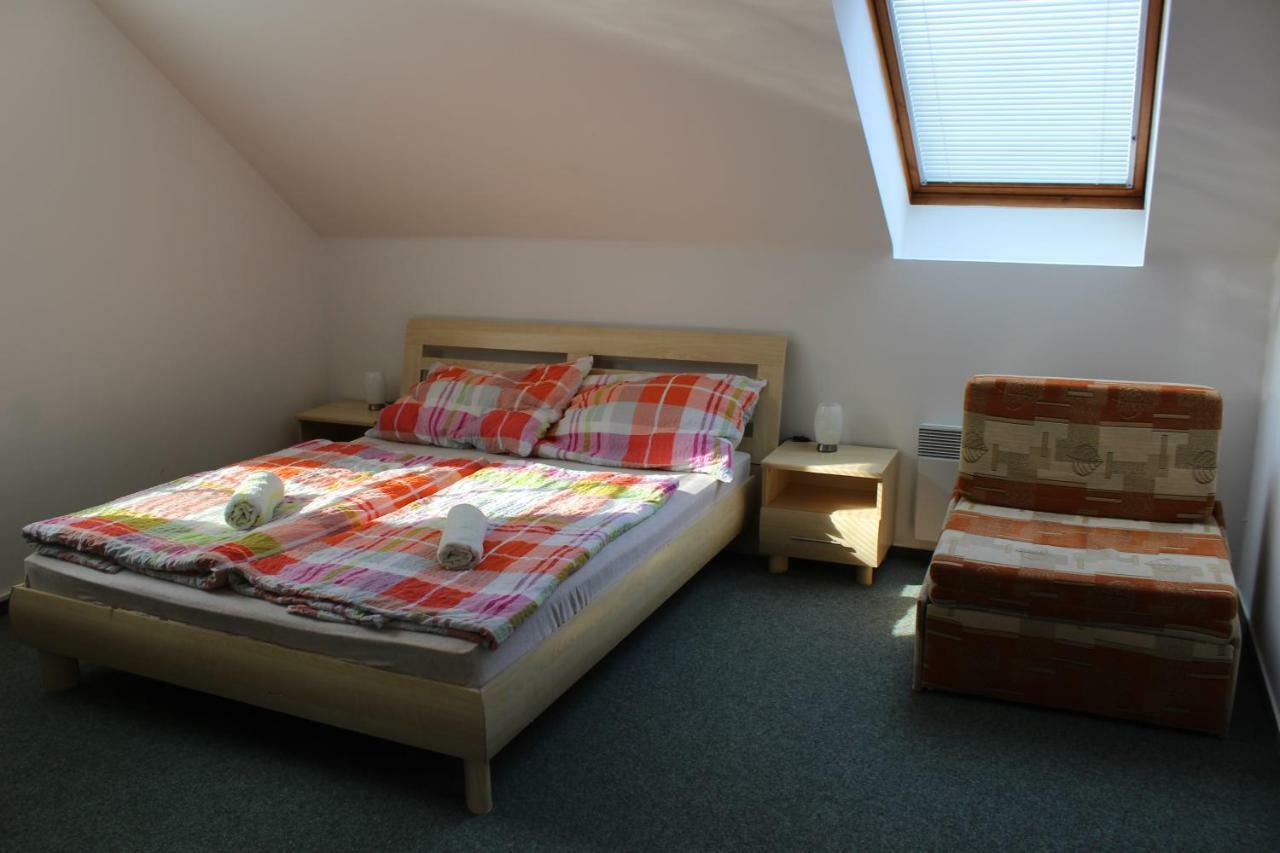 Apartman V Podskali Hluboka nad Vltavou Luaran gambar