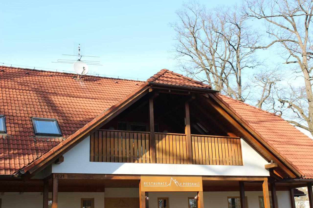 Apartman V Podskali Hluboka nad Vltavou Luaran gambar